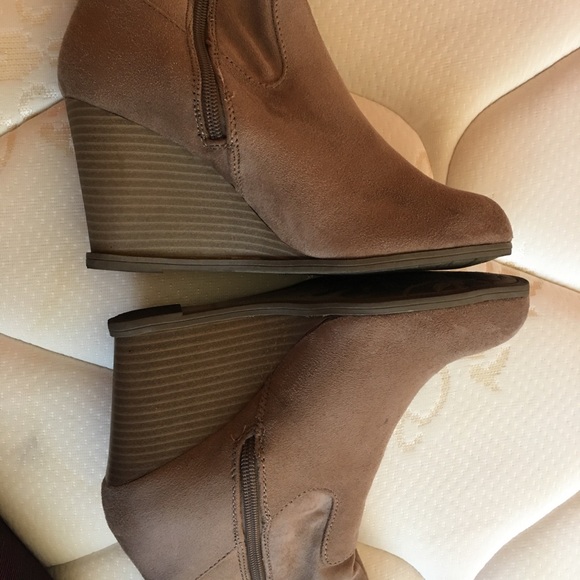 Wedge Boots - Picture 6 of 8